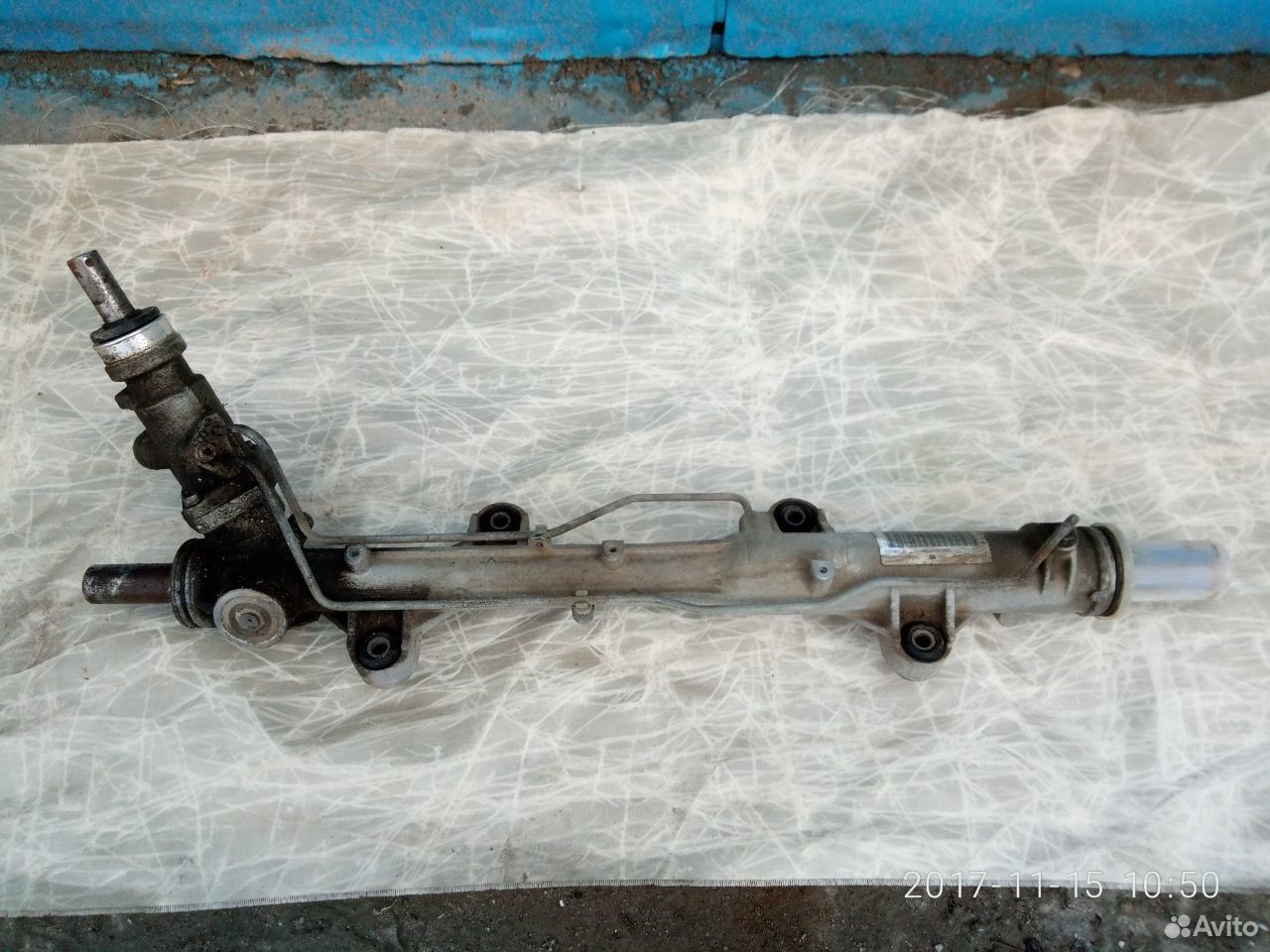 Рулевая рейка фольксваген т4. Рулевая рейка фольксваген транспортер т5. Вал рулевой рейки транспортер т5. Рулевое т5. Рулевое т5.