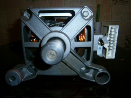 Двиготель на стиральную автомат SAMSUNG