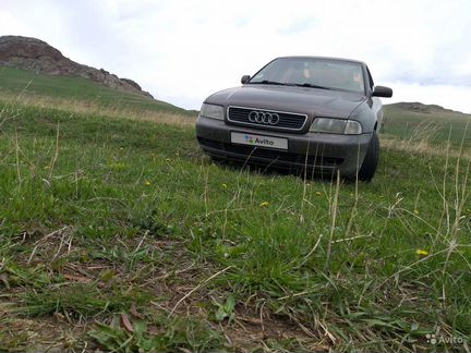 Audi A4 1.6 МТ, 1997, седан