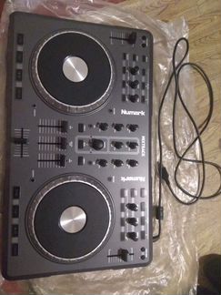 Numark Mixtrack DJ Midi Контролер