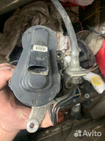 Задний левый суппорт на Фольксваген сс