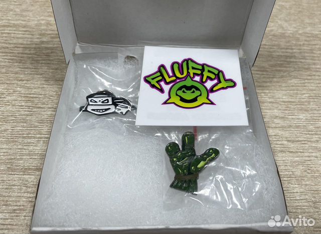 Коллекционые значки TmnT и Avengers