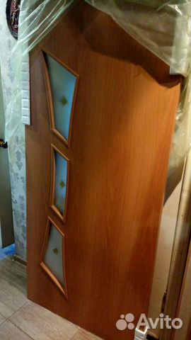 Продам дверь со стеклом