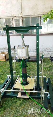 Установка для штамповых испытаний грунтов