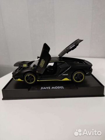 Модель машины. Lamborghini Aventador. 1:32
