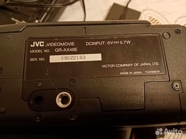 Видеокамера JVC GR-AX48E