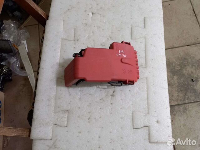 Блок предохранителей клемы плюсовой peugeot 308