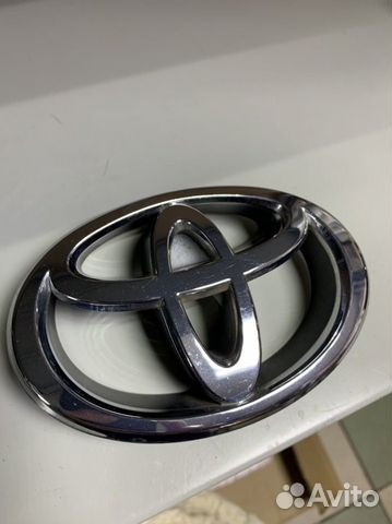 Значок (эмблема) Toyota на решетку рад. Celsior