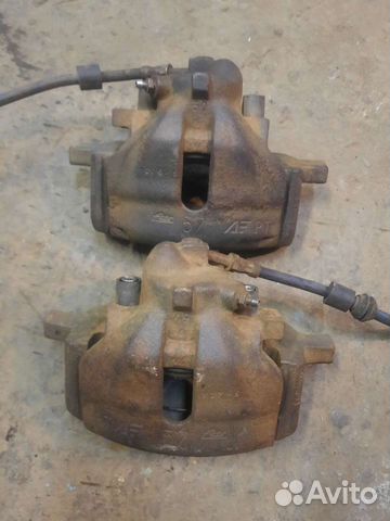 Суппорт тормозной передний на VW Sharan 1