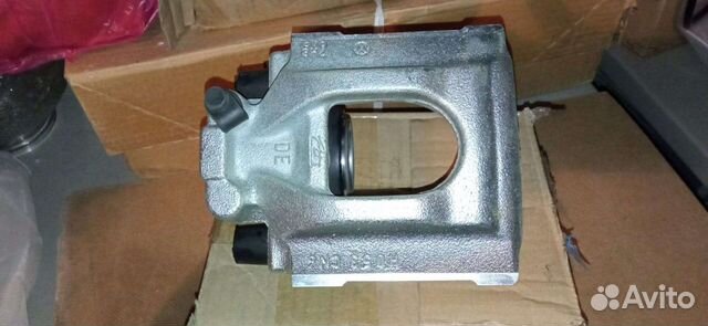 Суппорт задний правый 7H8615424 Фольксваген T5