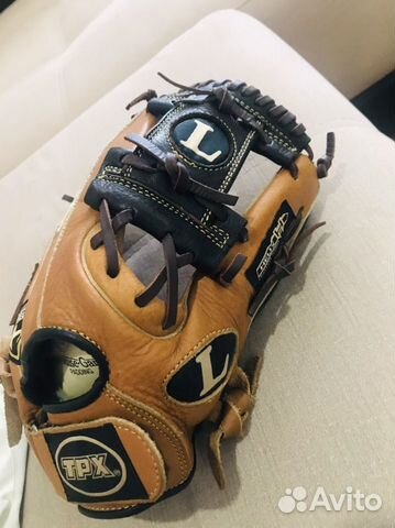 Бейсбольная перчатка