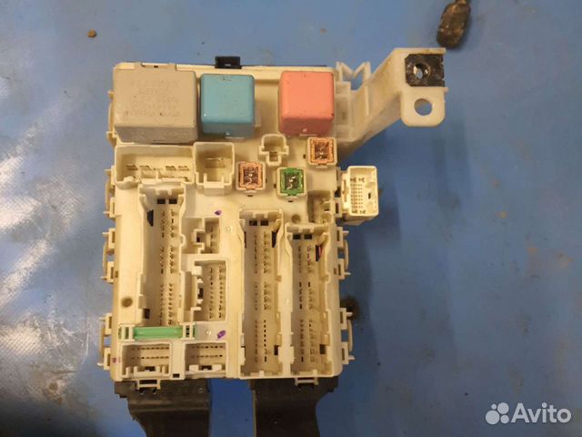 Toyota corolla 150 блок предохранителей салонный