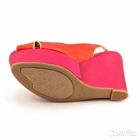 Оригинал. Босоножки guess новые с коробкой р 37 Оригинал. Босоножки guess новые с коробкой р 37