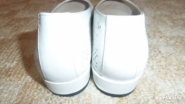 Новые женские белые туфли Mascotte Новые женские белые туфли Mascotte