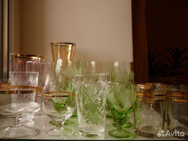 Зелёное богемское стекло с гравировкой — фотография №3