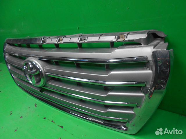 Решетка радиатора Toyota Land Cruiser 200 12-15 г Решетка радиатора Toyota Land Cruiser 200 12-15 г