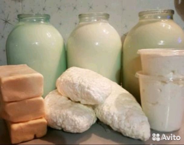 Продукты бузулук. Деревенская молочная продукция. Деревенские молочные продукты. Молочная продукция деревня. Топленое молоко деревенское молочко.