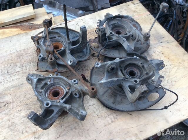 Кулак задний со ступицей Mercedes-Benz W221 W216