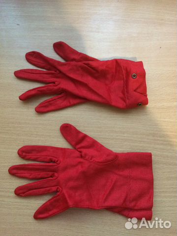 Красный плащ. перчатки. Юбка. Блузка Красный плащ. перчатки. Юбка. Блузка