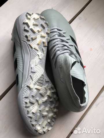 Футбольные бутсы Adidas Футбольные бутсы Adidas