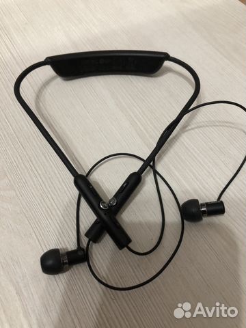 Беспроводные наушники Sony
