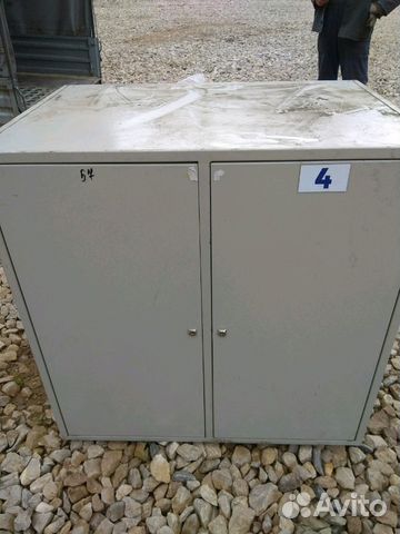 Шкафы металлические,четыре шт серых и один синий.Ц Шкафы металлические,четыре шт серых и один синий.Ц
