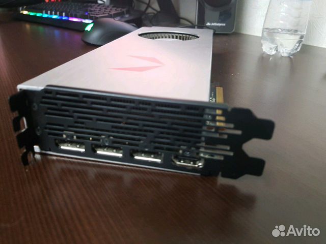 Видеокарта AMD Radeon RX Vega 64 limited edition 8