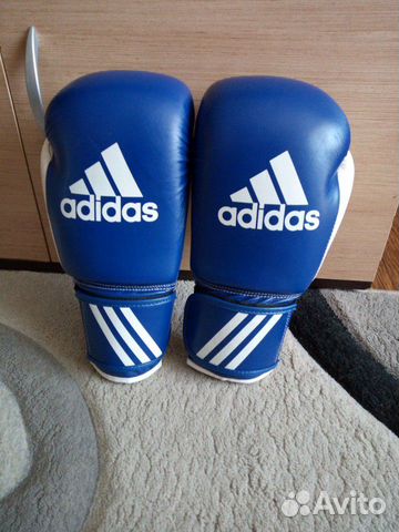 Боксёрские перчатки Adidas