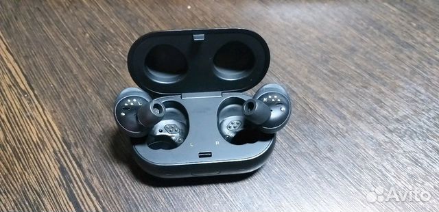 Наушники SAMSUNG Gear IconX