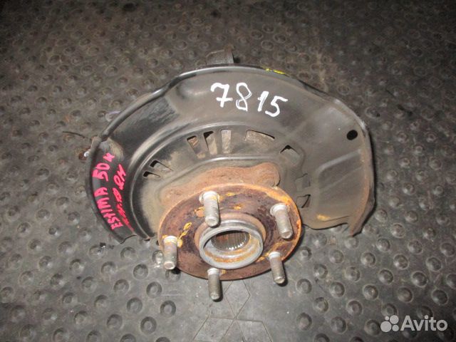 Поворотный кулак левый ступица Toyota Estima ACR50