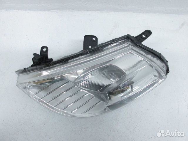 Фара левая Nissan Tiida