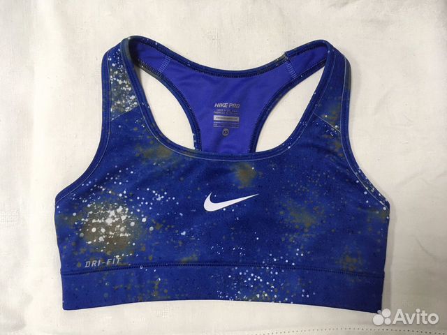 Спортивный топ Nike Спортивный топ Nike