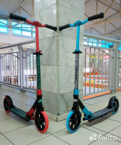 Самокат TechTeam Comfort 210R(2020) Самокат TechTeam Comfort 210R(2020)