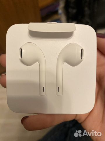 Наушники Apple EarPods с разъёмом Lightning Наушники Apple EarPods с разъёмом Lightning