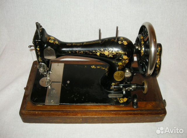 Авито спб машинки. Машинка Зингер 1873. Старинная машинка Зингер. Швейную машинку 1873 года. Швейные машинки Зингер антиквариат.