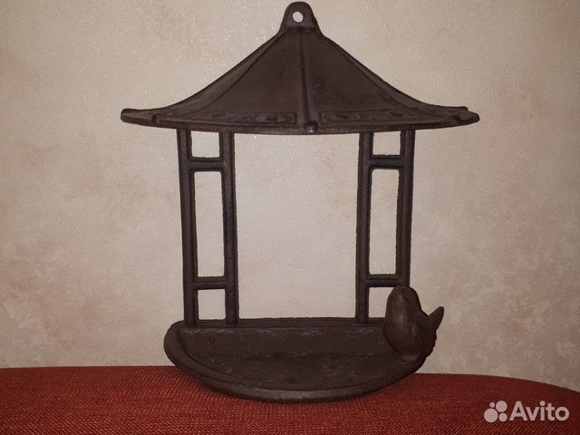 Кормушка для птиц из металла