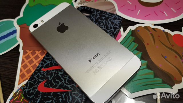 Телефон iPhone 5 S