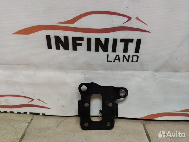 Накладка замка капота Infiniti M25 M37 M56 Y51