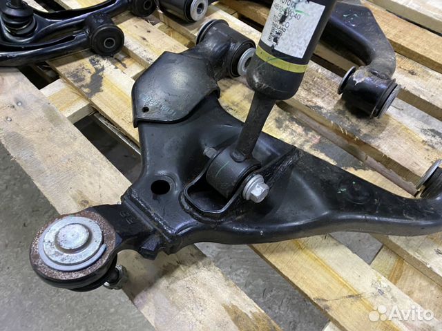 Передний нижний рычаг Toyota Hilux 2018-2020 Передний нижний рычаг Toyota Hilux 2018-2020