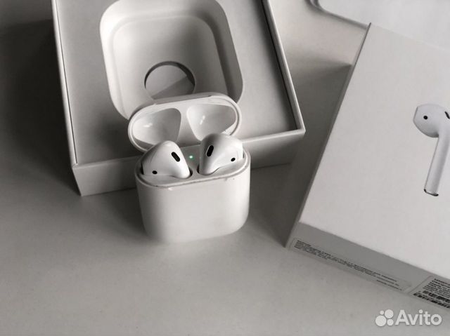 Беспроводные наушники AirPods 1 Беспроводные наушники AirPods 1