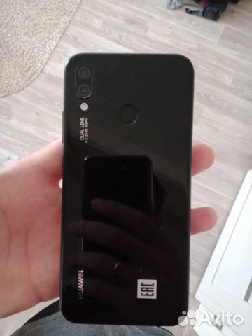 Телефон Huawei p 20