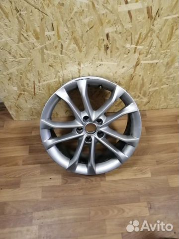 Диск Audi Q3 7jx18 r18 Диск Audi Q3 7jx18 r18