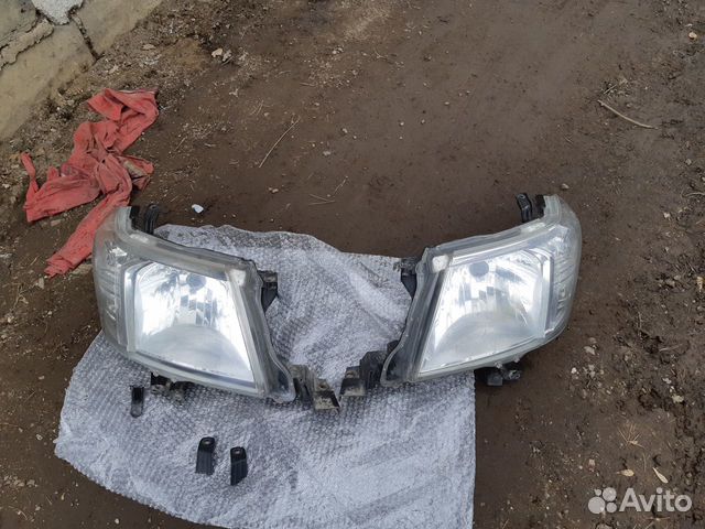 Фара правая левая Toyota Hilux 7 2004-2015 Фара правая левая Toyota Hilux 7 2004-2015