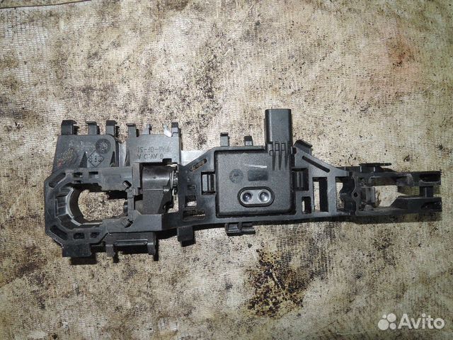 Кронштейн ручки двери Renault Scenic II 2003-2009 Кронштейн ручки двери Renault Scenic II 2003-2009