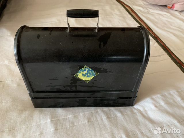 Игрушка швейная машинка Игрушка швейная машинка