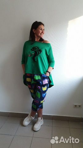 Модные джинсы и футболки Модные джинсы и футболки