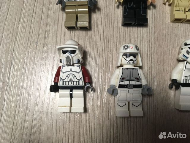 Lego минифигурки (человечки) №2
