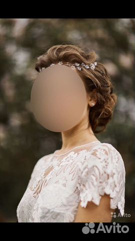 Свадебное платье и украшение на голову