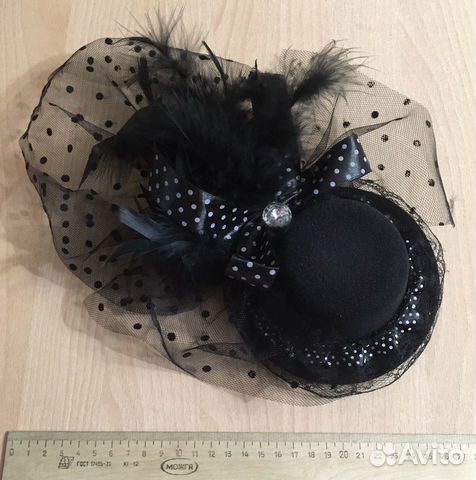 Шляпка на заколках (маскарадная)