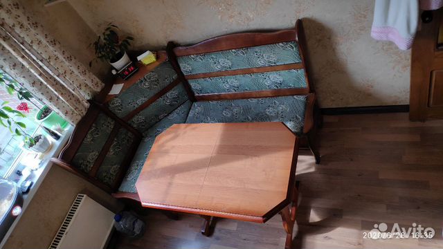 Кухонный уголок и раздвижной стол